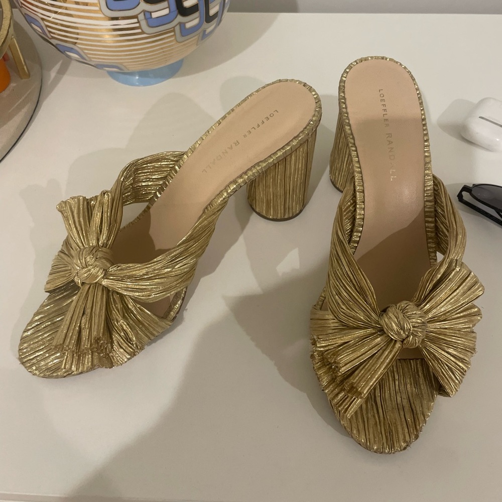 Loeffler Randall Gold Penny Knot Miles Size 10
